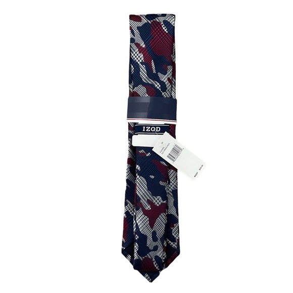 Brand new IZOD tie - Picture 2 of 3